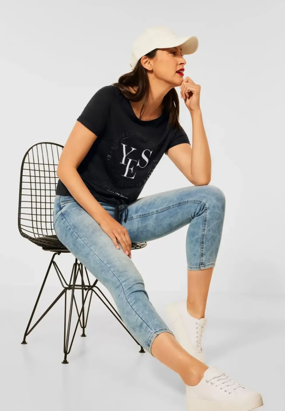 T-Shirt Mit Knotendetail