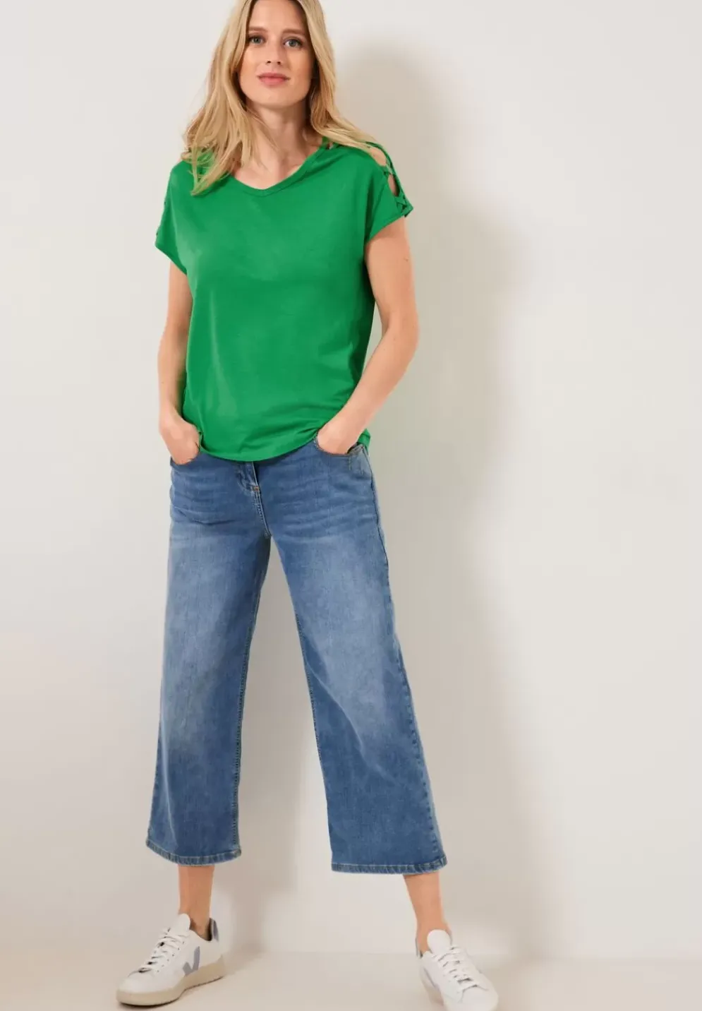 T-Shirt Mit Schulterdetail