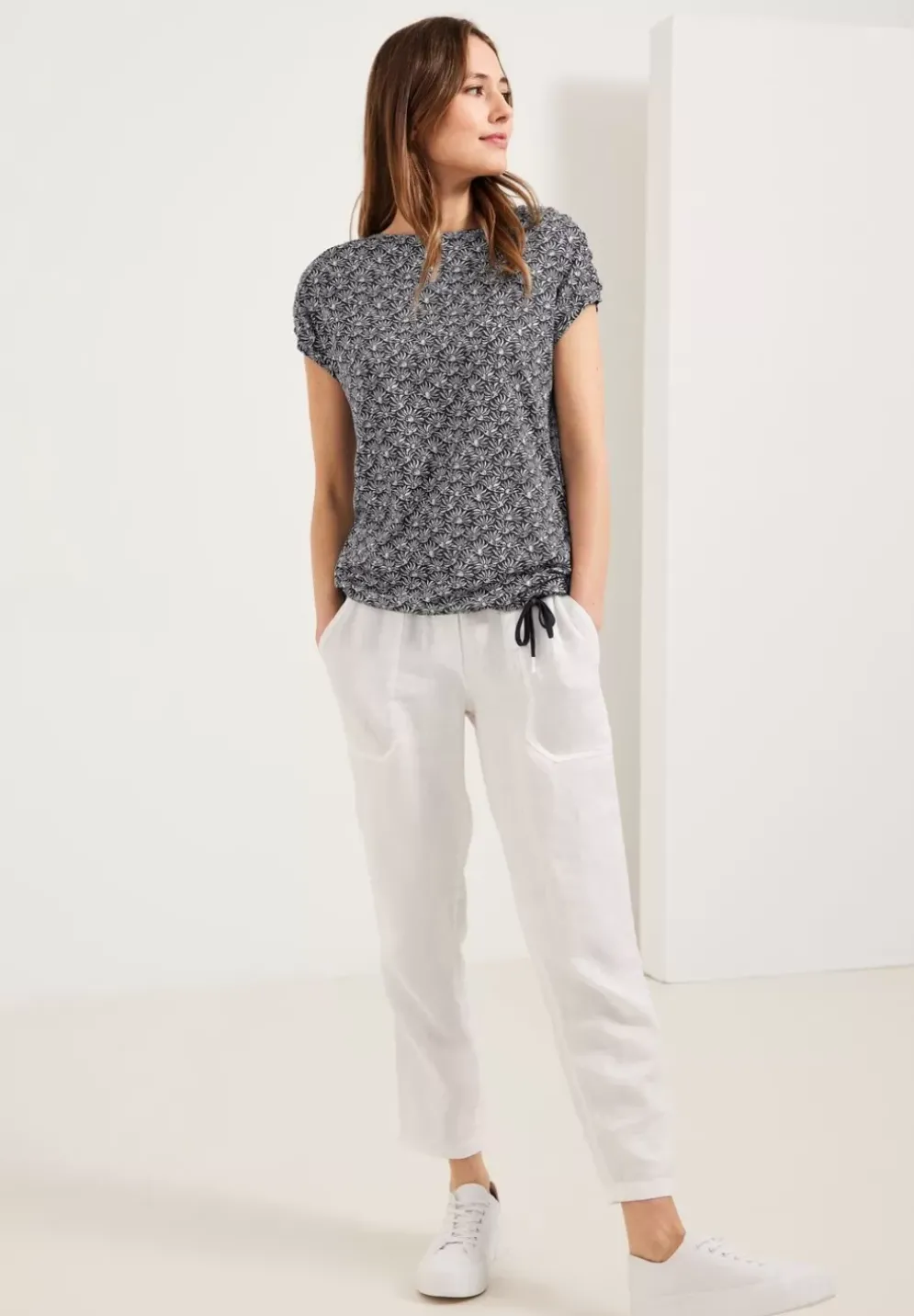 T-Shirt Mit Smock Schultern