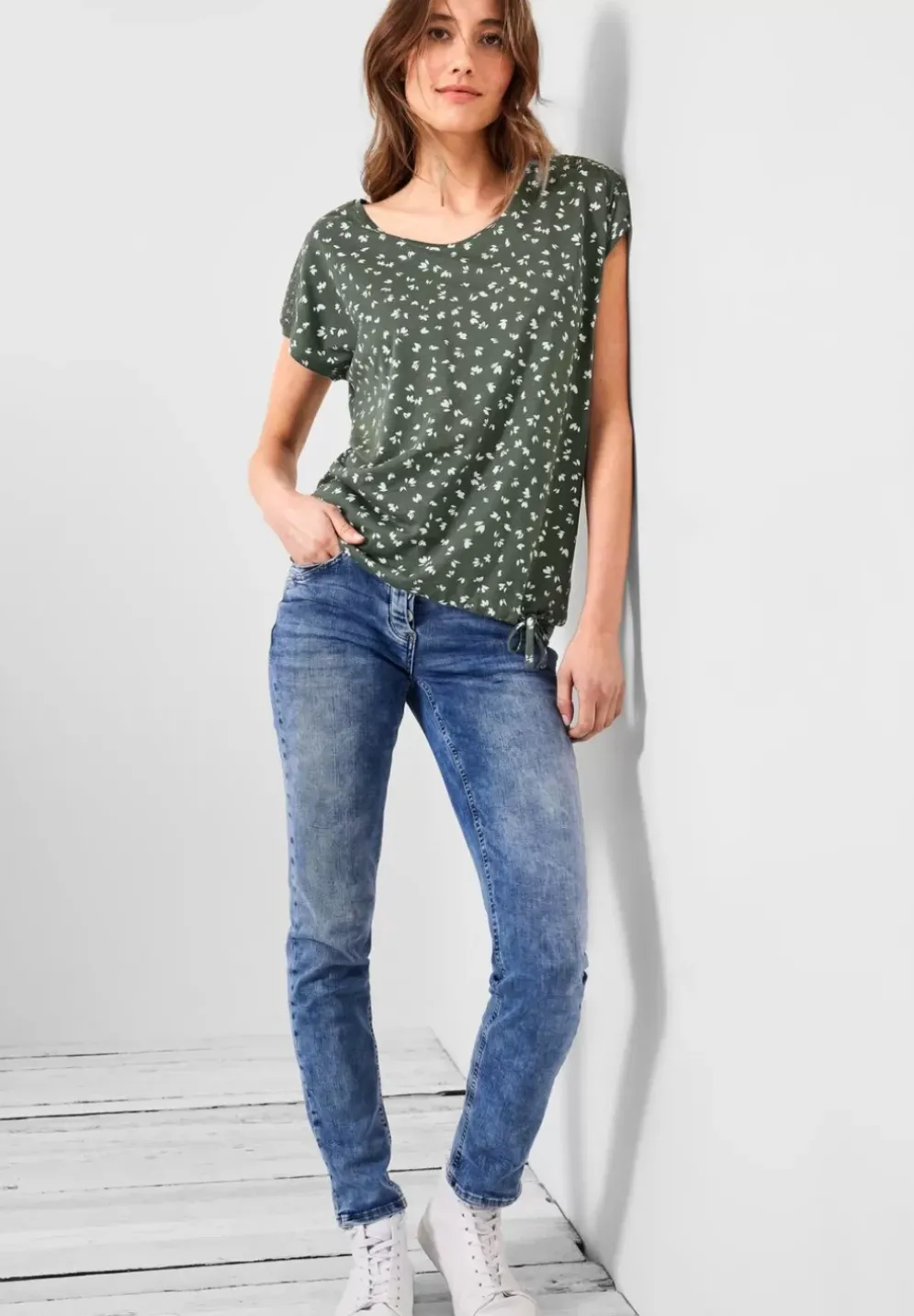 T-Shirt Mit Smokdetails