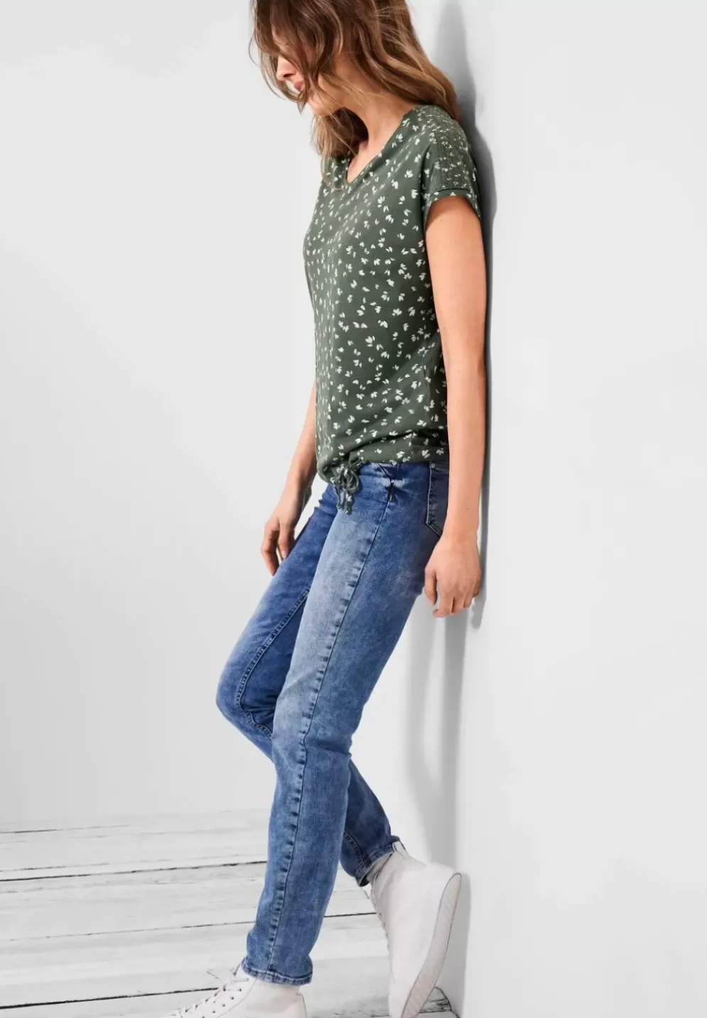 T-Shirt Mit Smokdetails