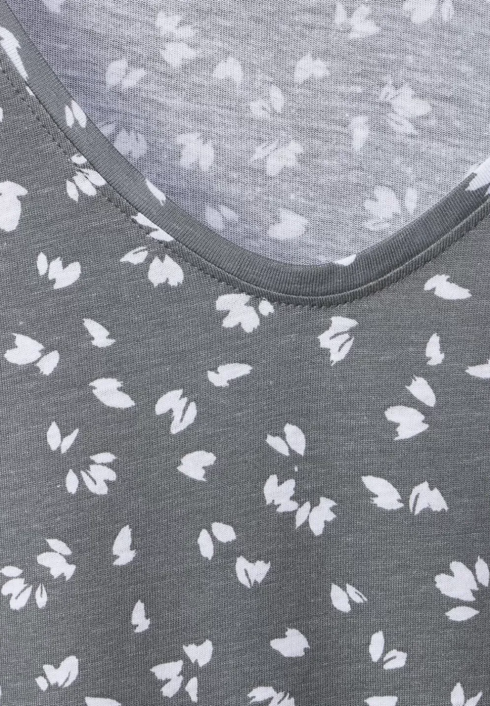 T-Shirt Mit Smokdetails
