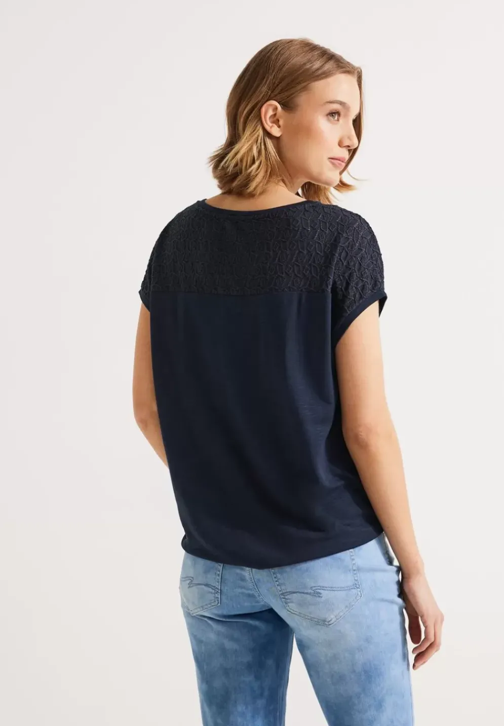 T-Shirt Mit Spitzendetails