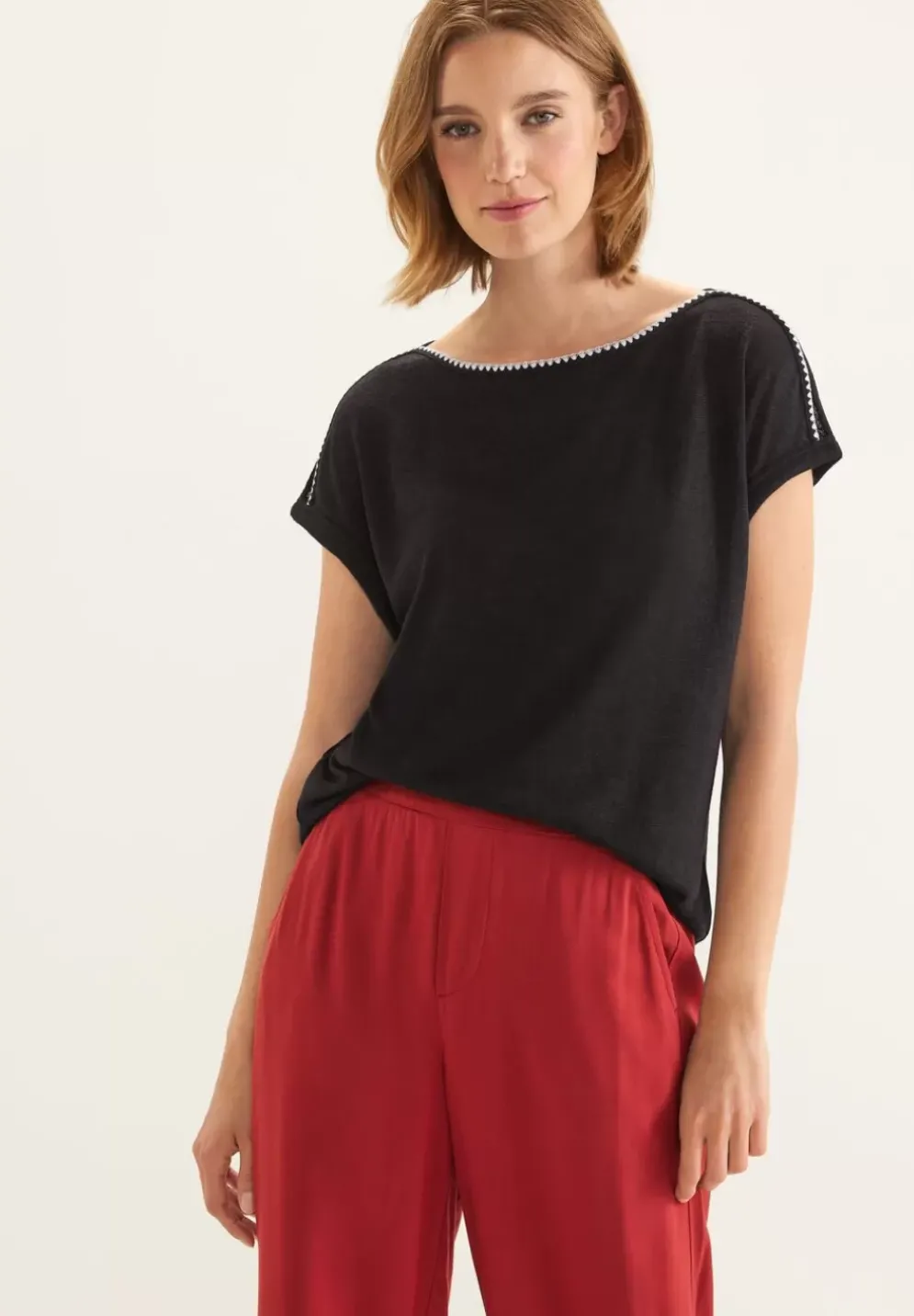 T-Shirt Mit Stickereidetails