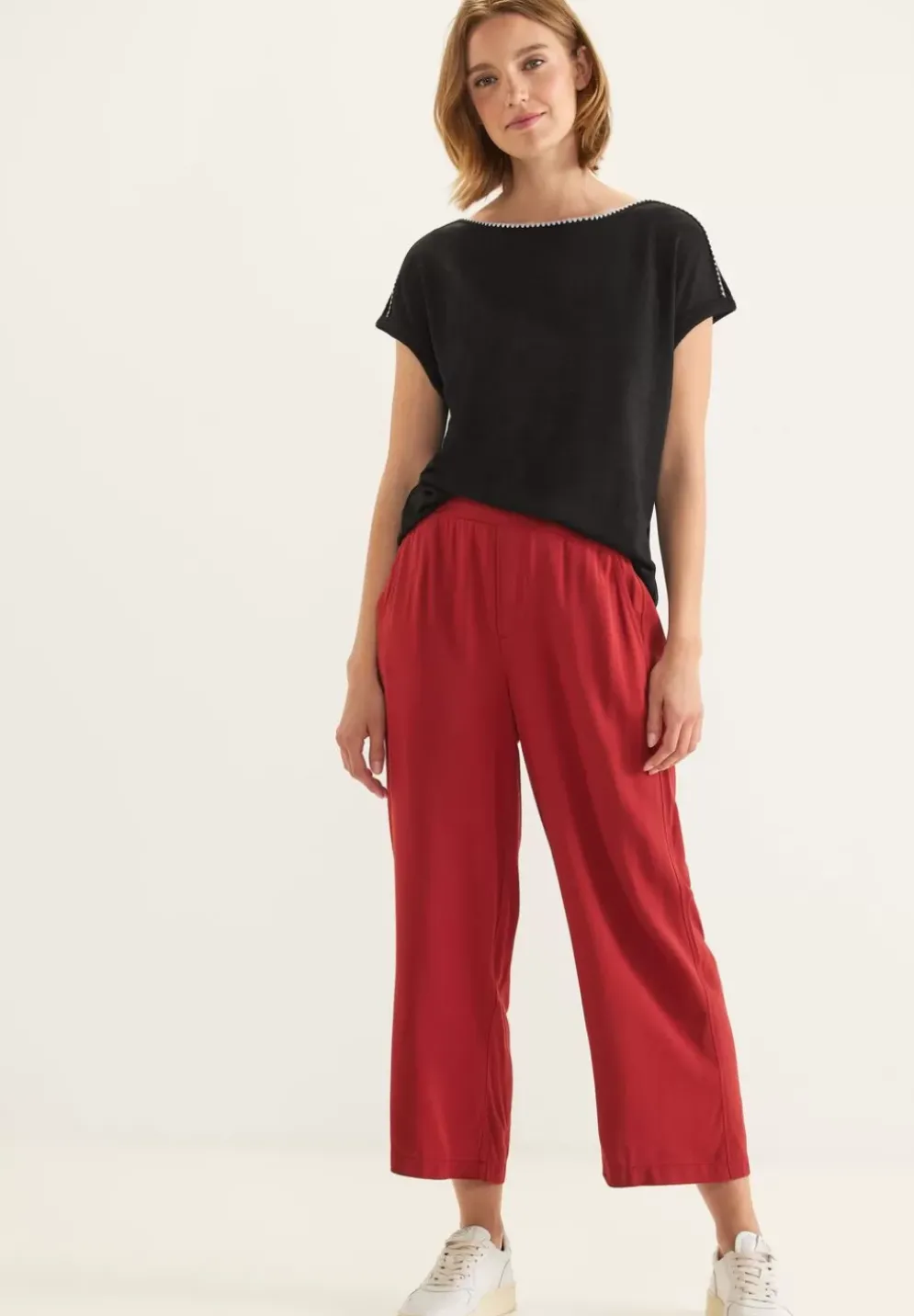 T-Shirt Mit Stickereidetails