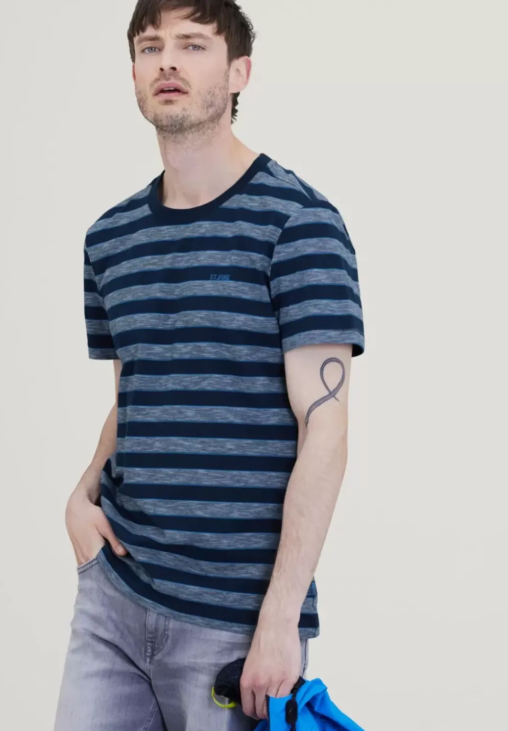 T-Shirt Mit Streifenmuster