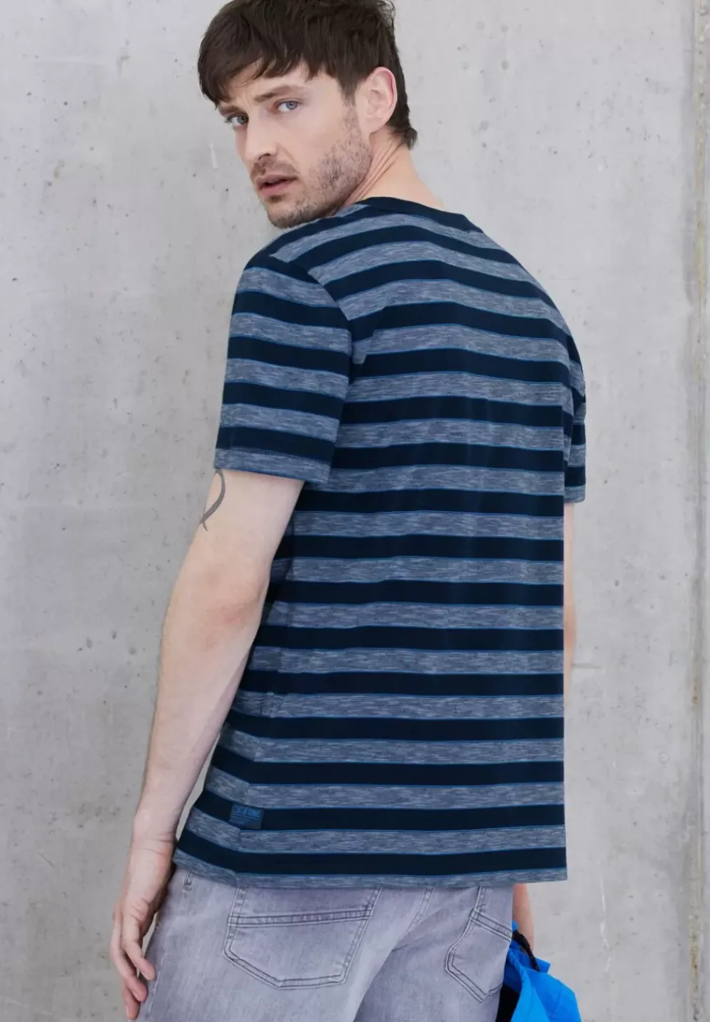 T-Shirt Mit Streifenmuster