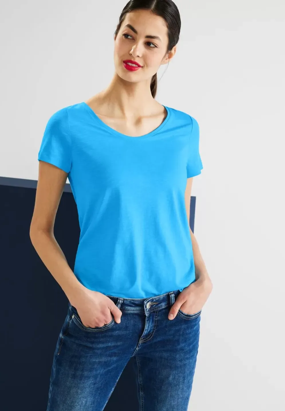 T-Shirt Mit V-Ausschnitt