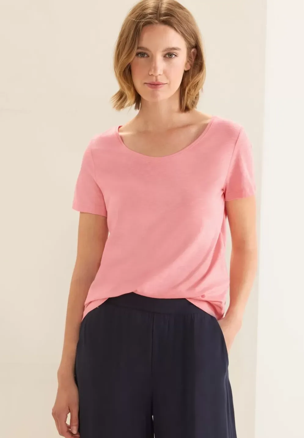 T-Shirt Mit V-Ausschnitt