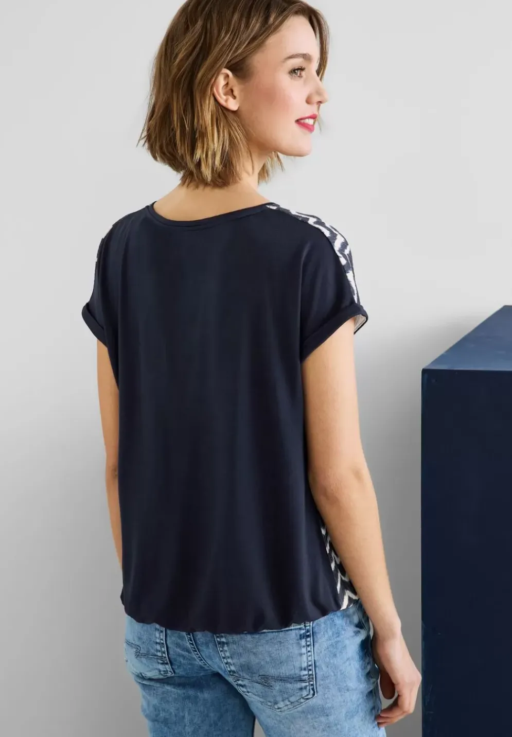 T-Shirt Mit Zick Zack Print