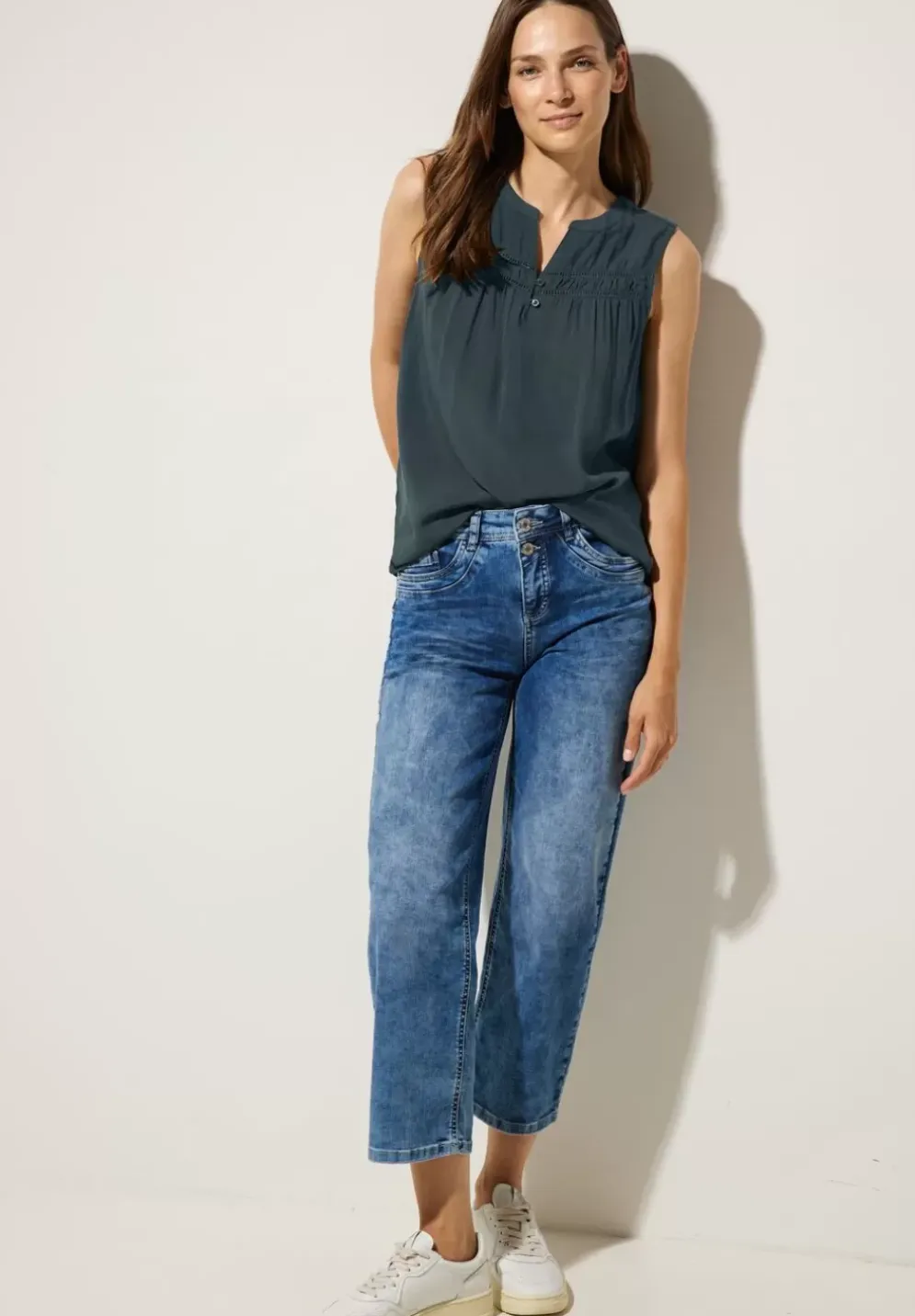 Viskosebluse Mit Hakeldetail