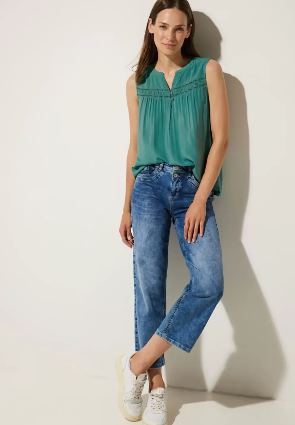 Viskosebluse Mit Hakeldetail
