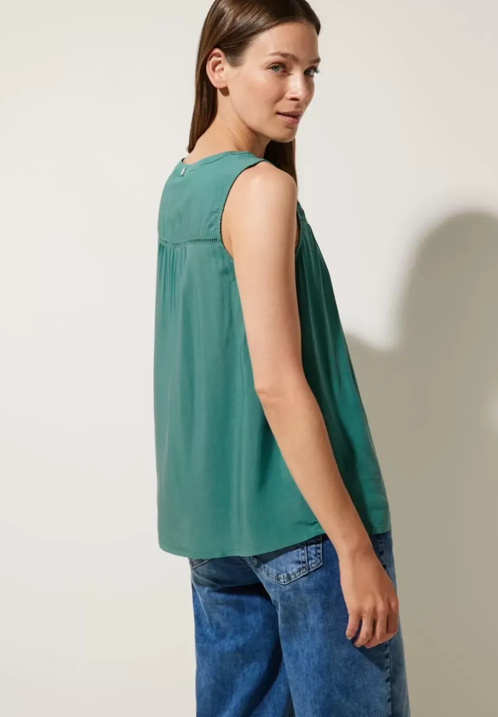 Viskosebluse Mit Hakeldetail