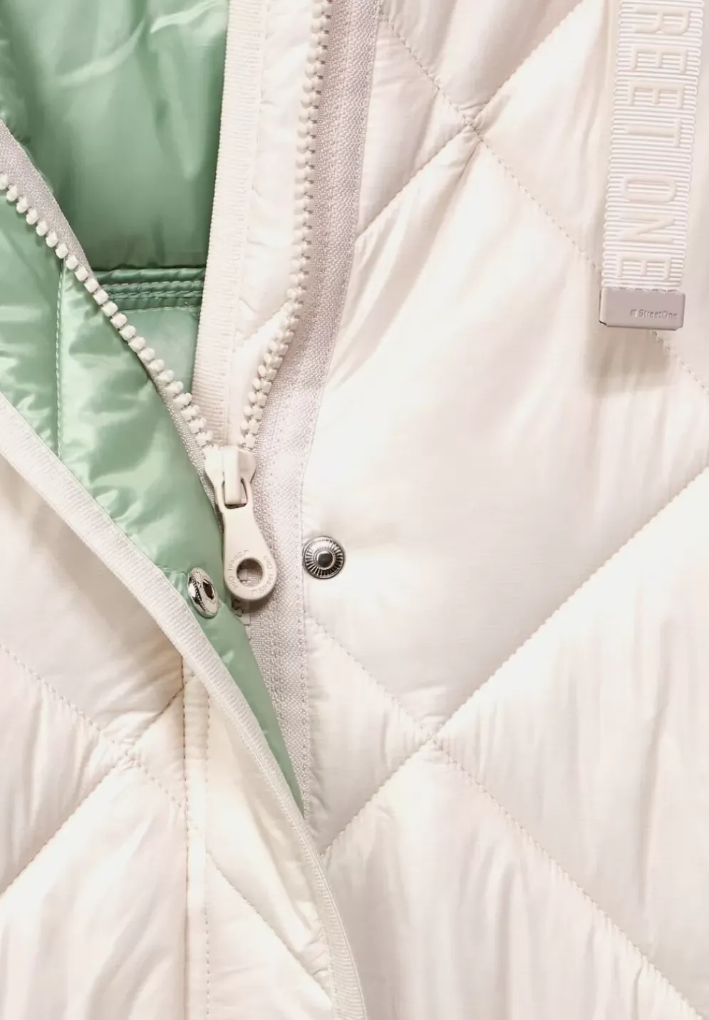 Voluminose Stepp-Longjacke